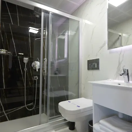 Szálloda Kartal Palace Taksim Square Family 4*
