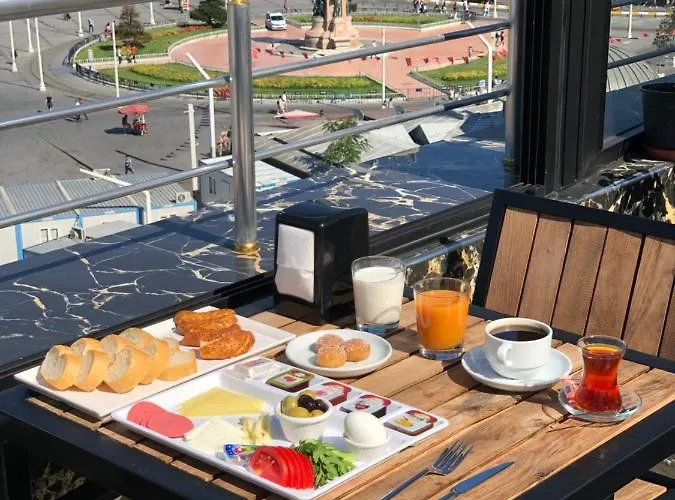 Kartal Palace Taksim Square Family 4*