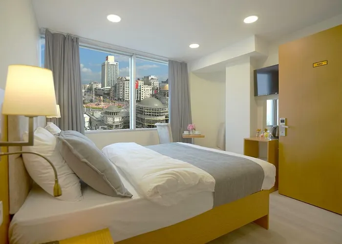 Kartal Palace Taksim Square Family